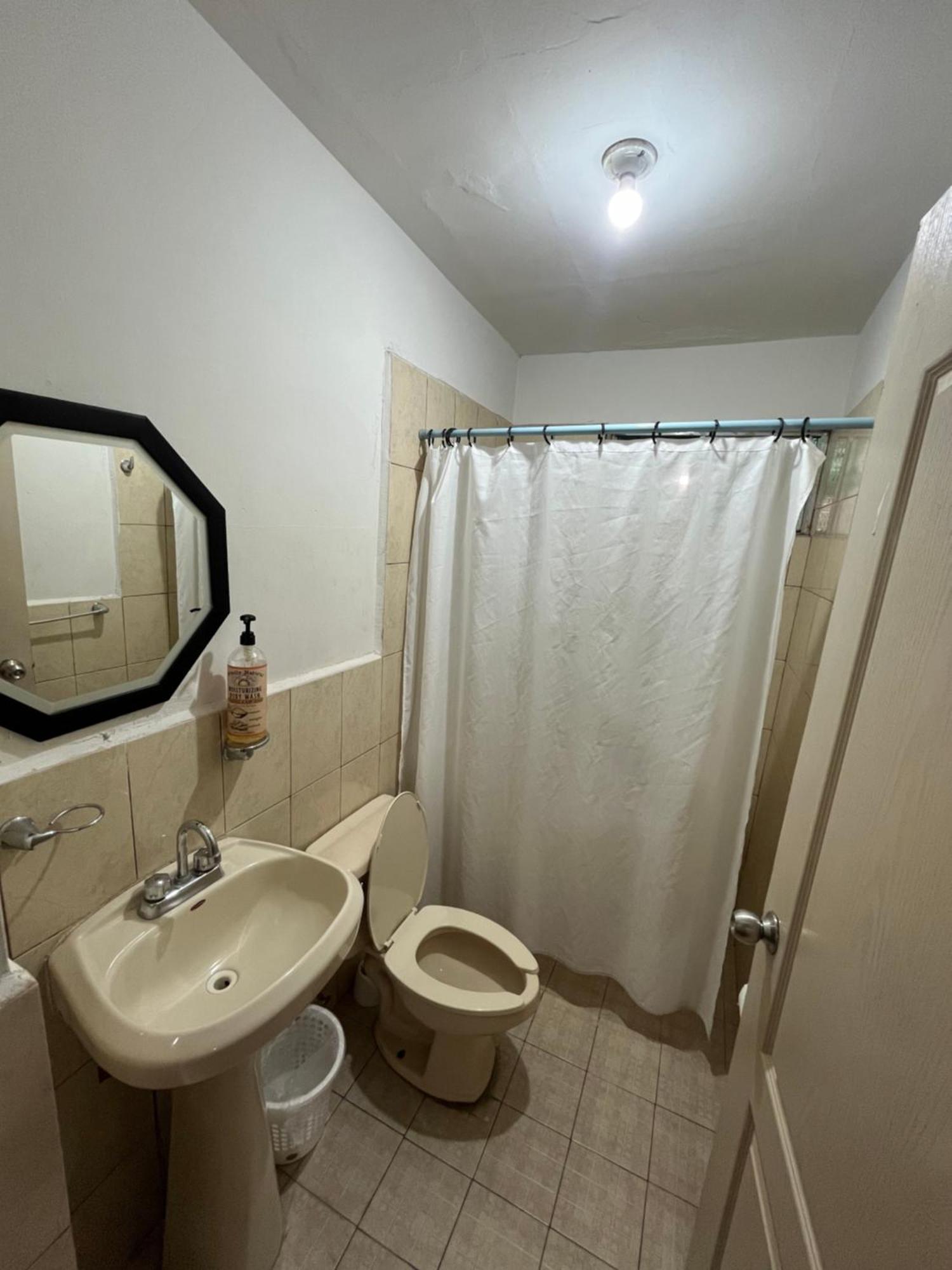 Casa Grande Y Centrica, 3 Cuartos Y 2 Banos Appartement Hermosillo Buitenkant foto